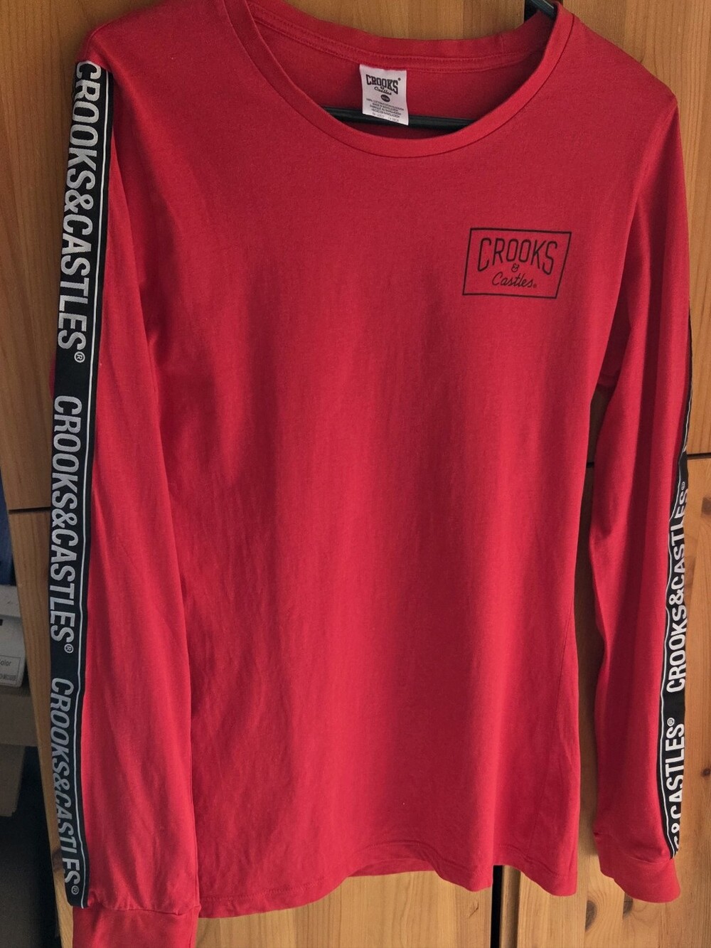 Crooks & Castles Women's Red Logo Trimmed Long Sleeve Tee Shirt Size Medium